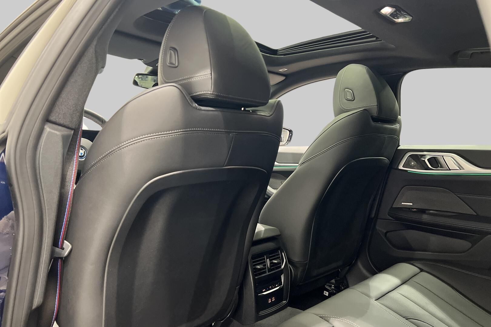 BMW I4 M50 iso kuva 49