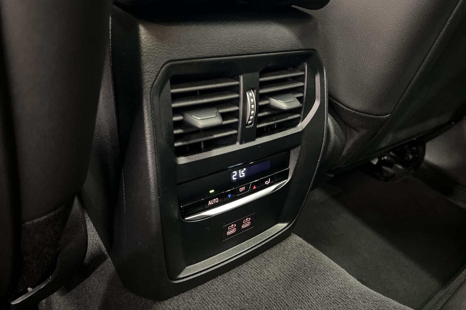 BMW I4 M50 iso kuva 27