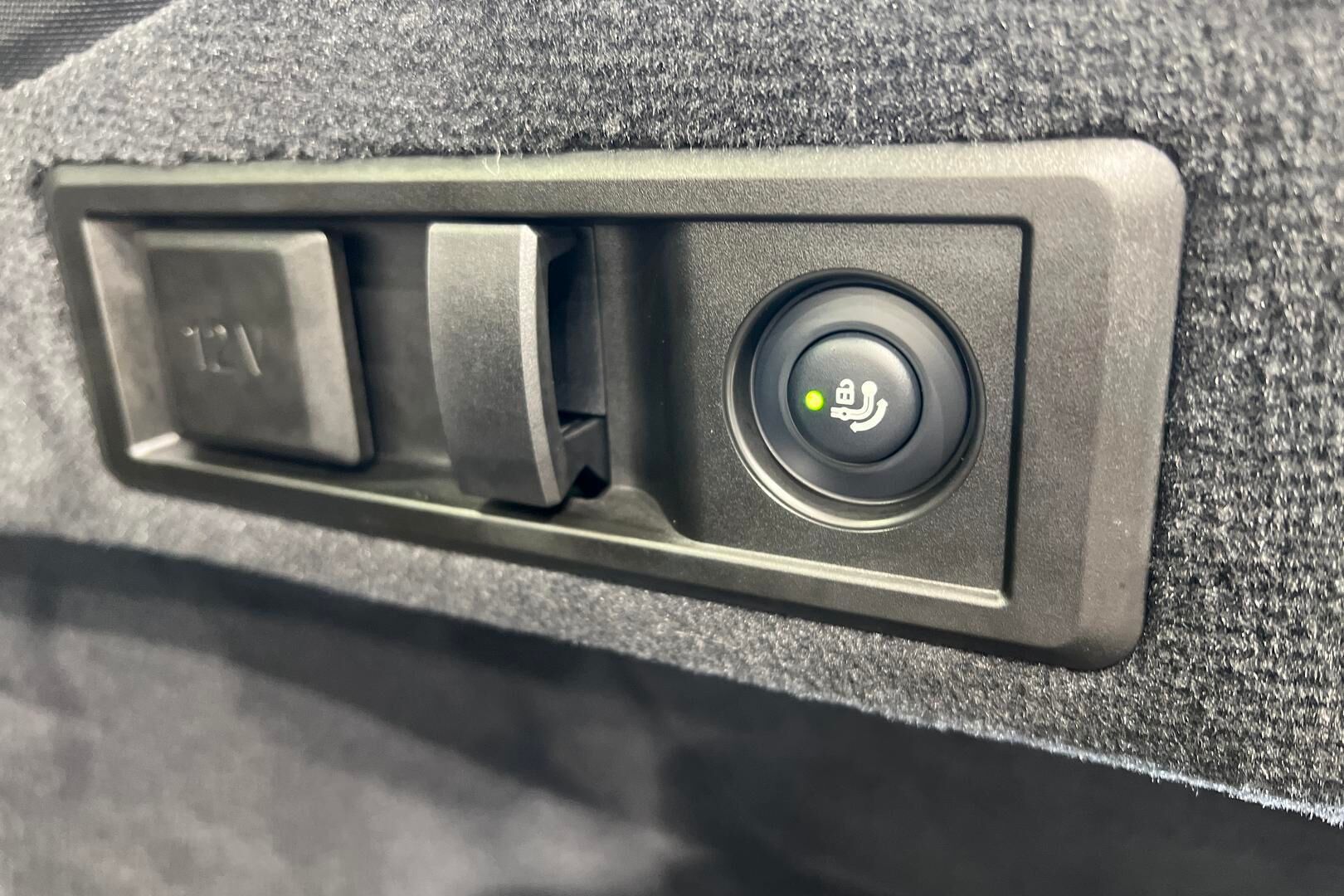 BMW I4 M50 iso kuva 30