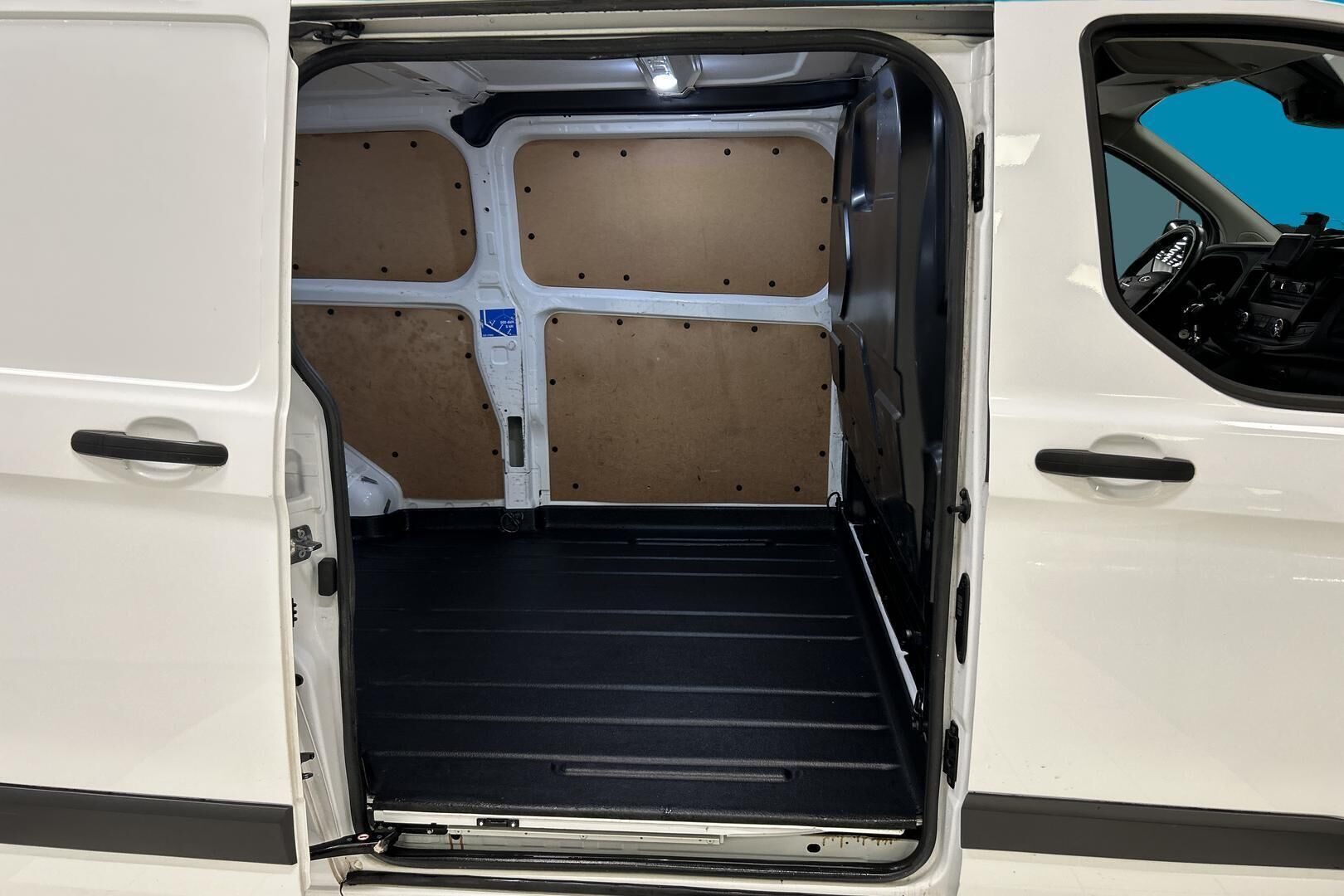 FORD Transit Custom iso kuva 10