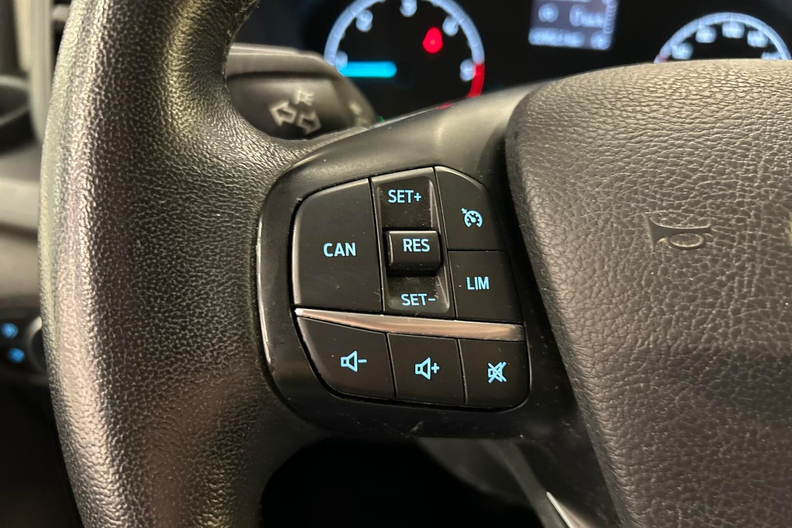 FORD Transit Custom iso kuva 16