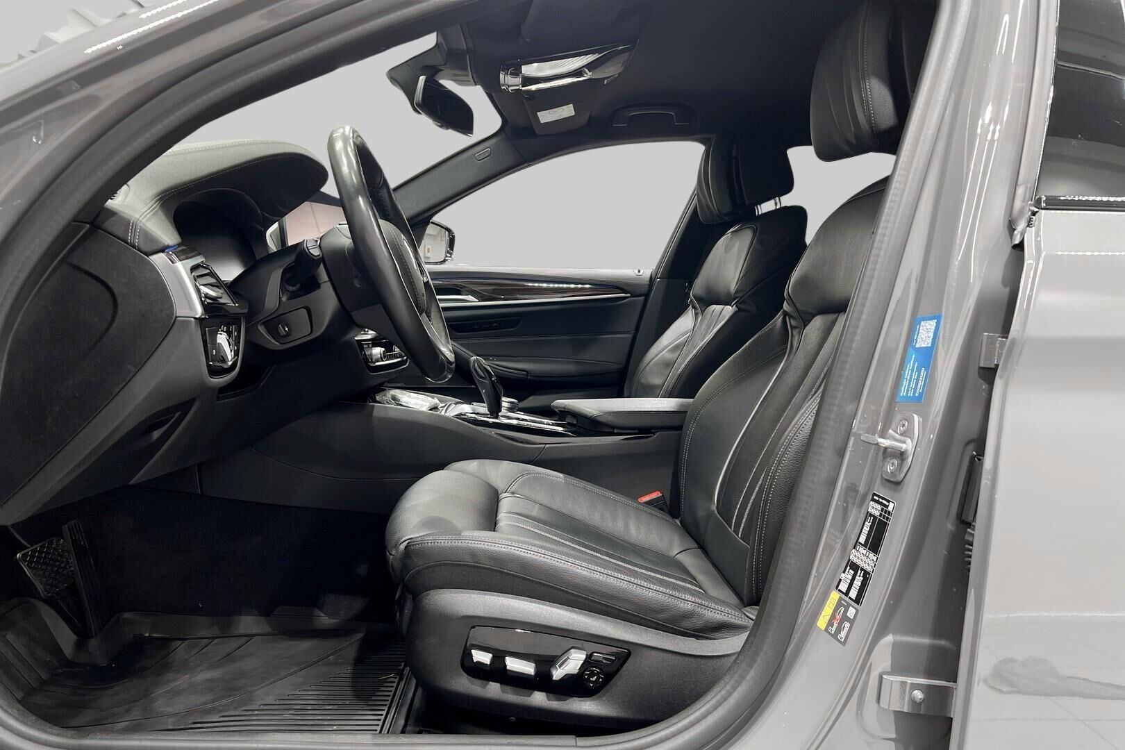 BMW 5-SARJA iso kuva 9