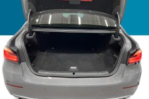 BMW 5-SARJA esikatselu 12