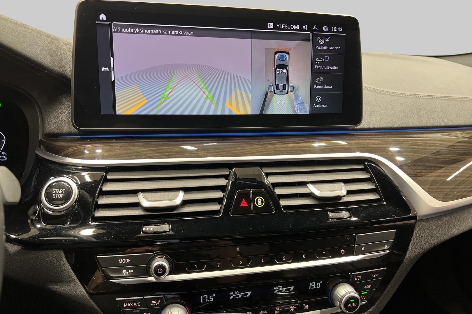 BMW 5-SARJA iso kuva 31