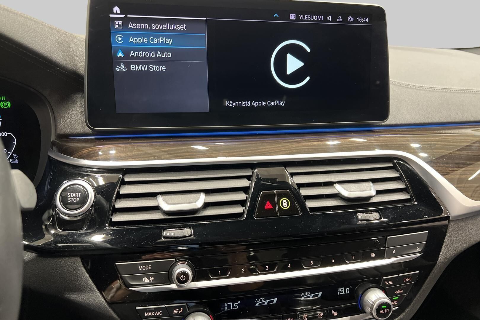 BMW 5-SARJA iso kuva 16