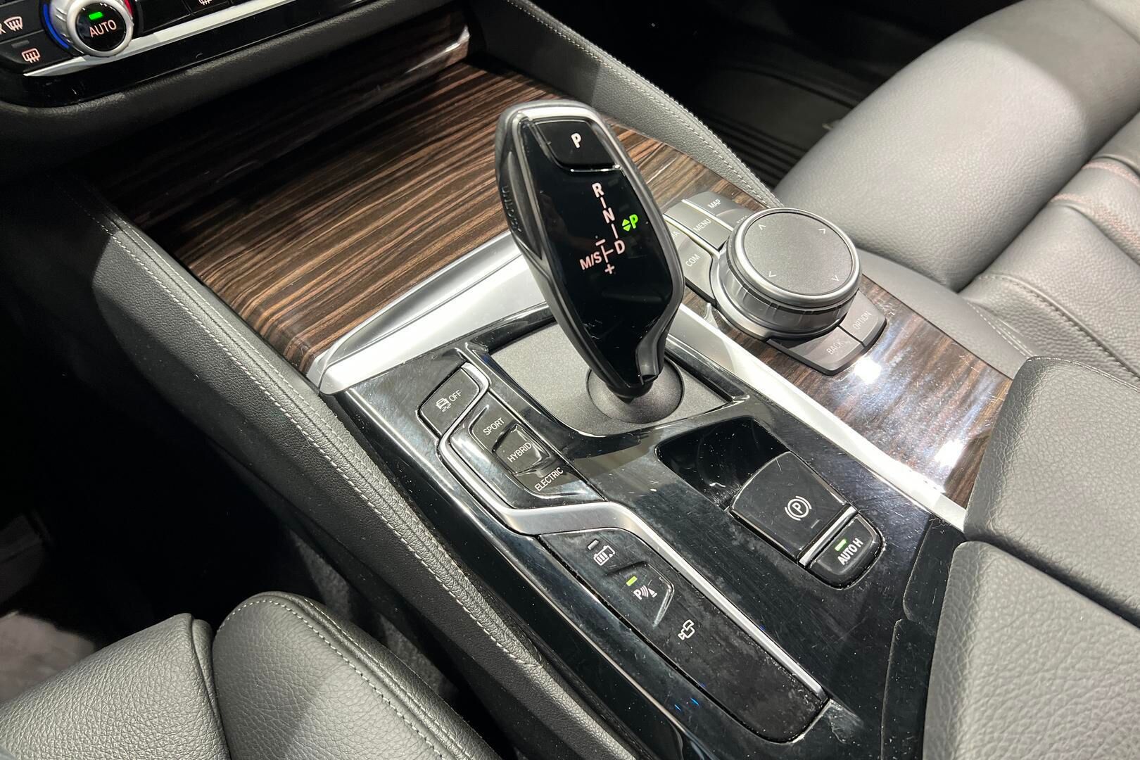 BMW 5-SARJA iso kuva 18