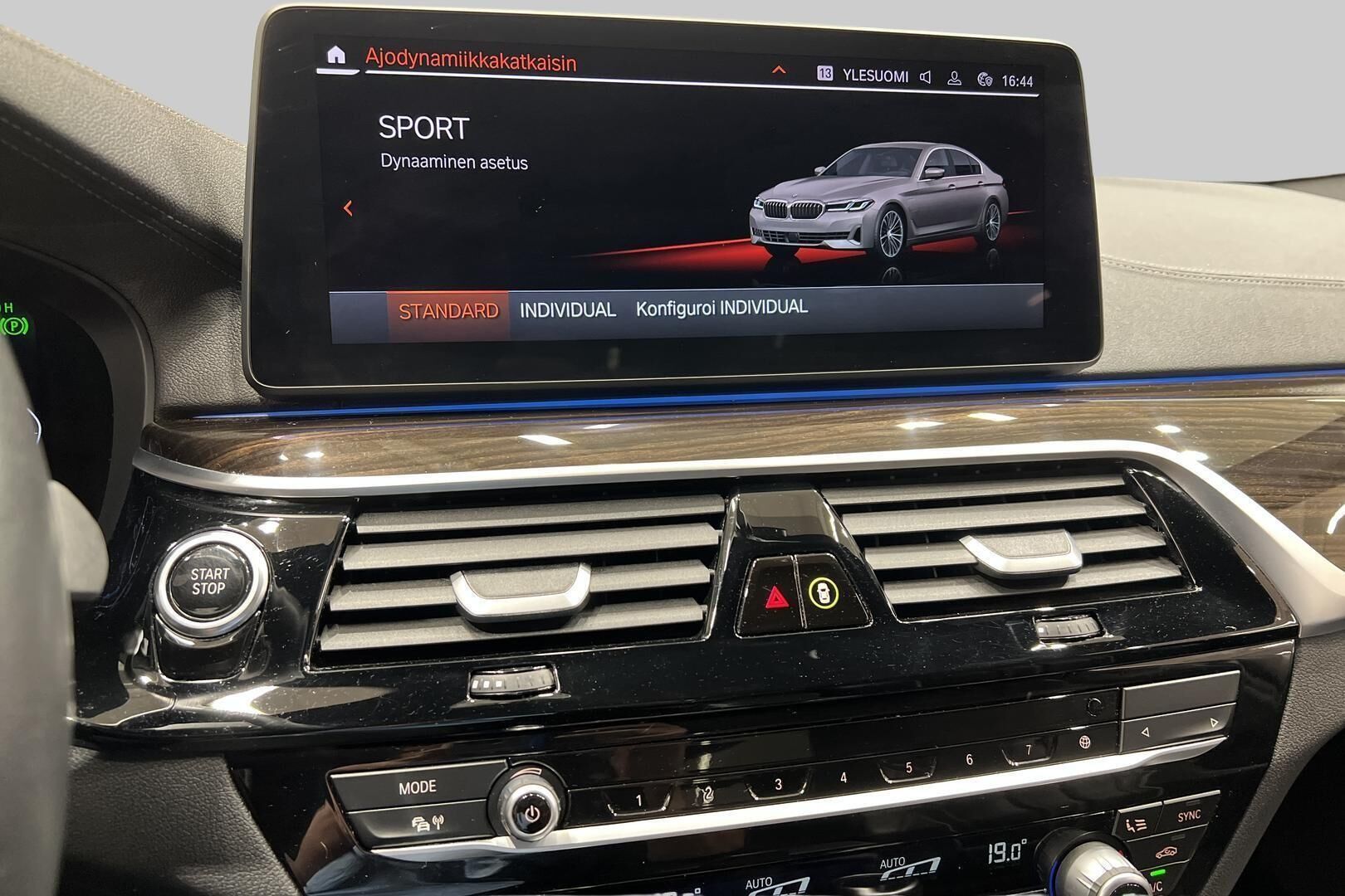 BMW 5-SARJA iso kuva 33