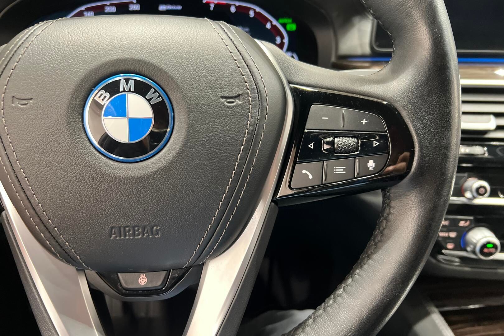 BMW 5-SARJA iso kuva 19