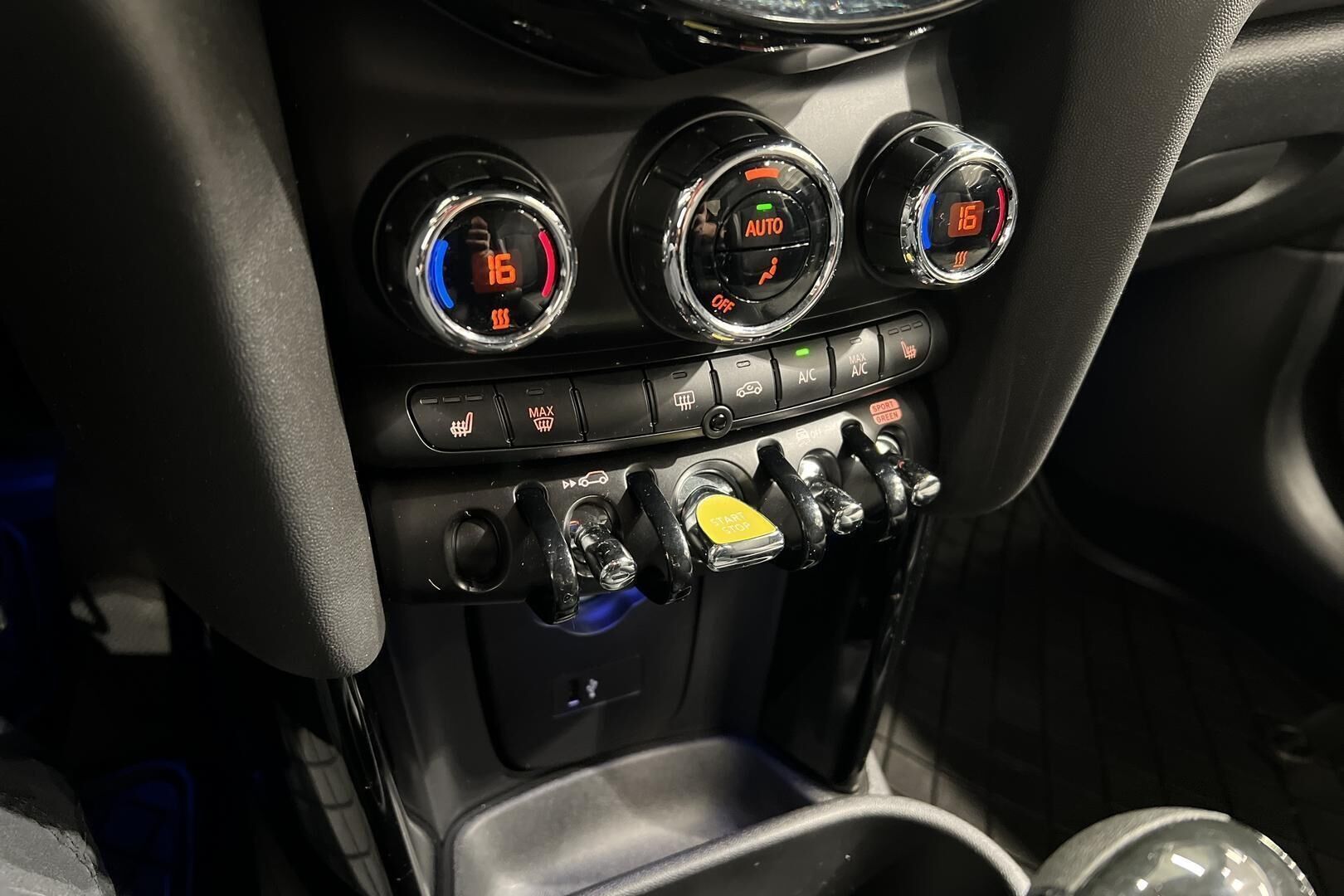 MINI COOPER iso kuva 19