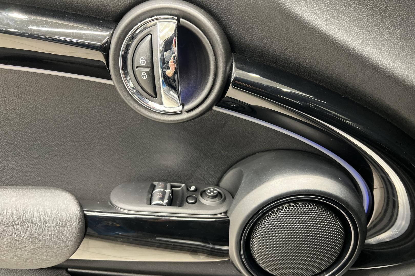 MINI COOPER iso kuva 24