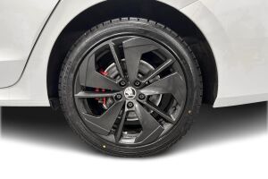 SKODA OCTAVIA esikatselu 13