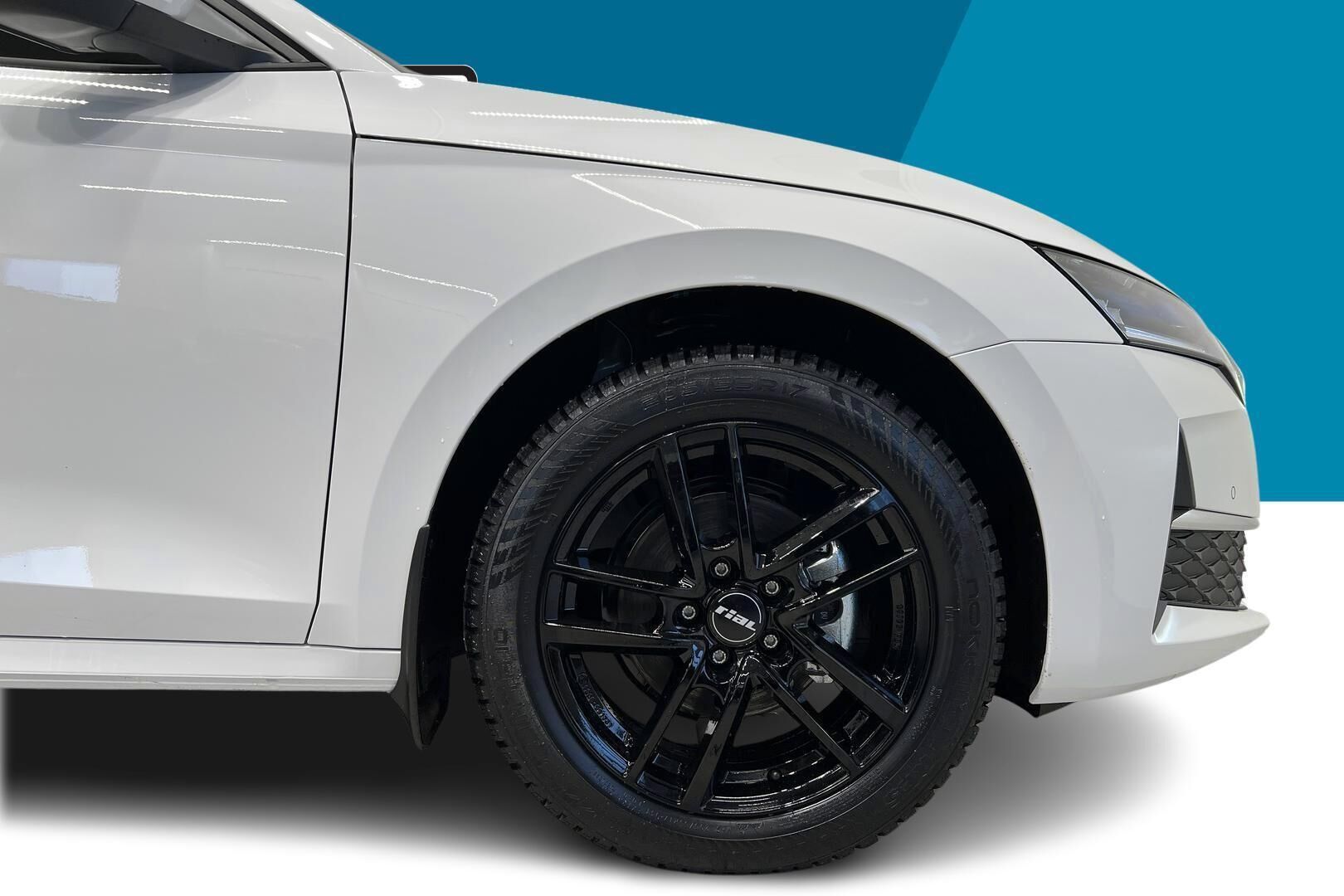 Skoda Octavia iso kuva 13