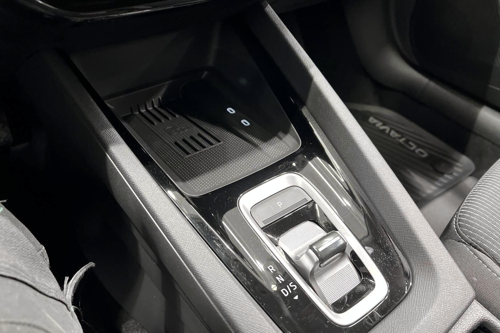 Skoda Octavia iso kuva 20