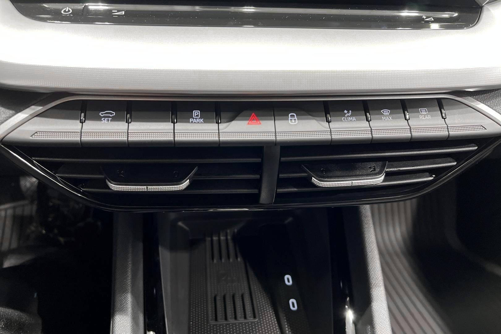 Skoda Octavia iso kuva 21