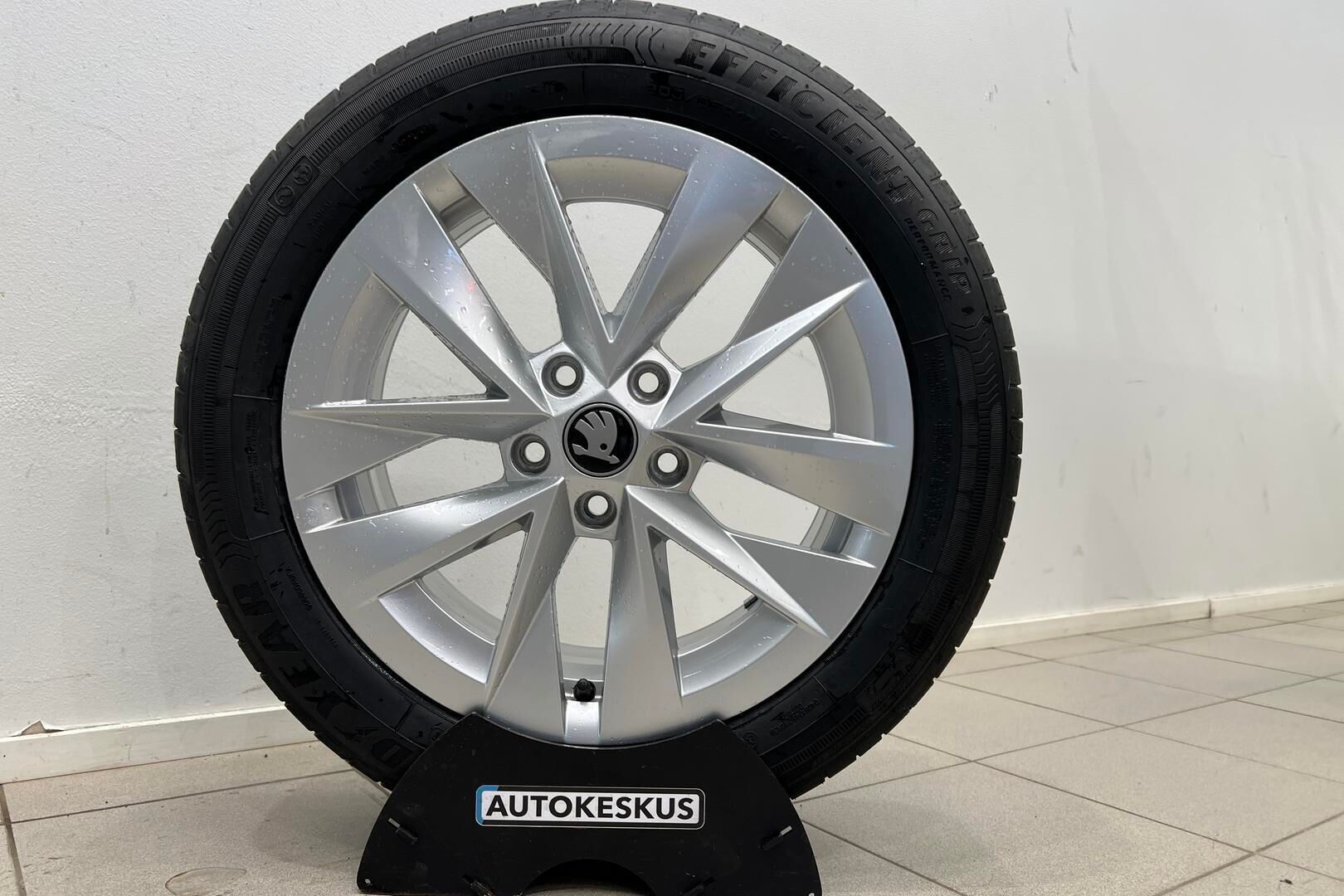 Skoda Octavia iso kuva 30