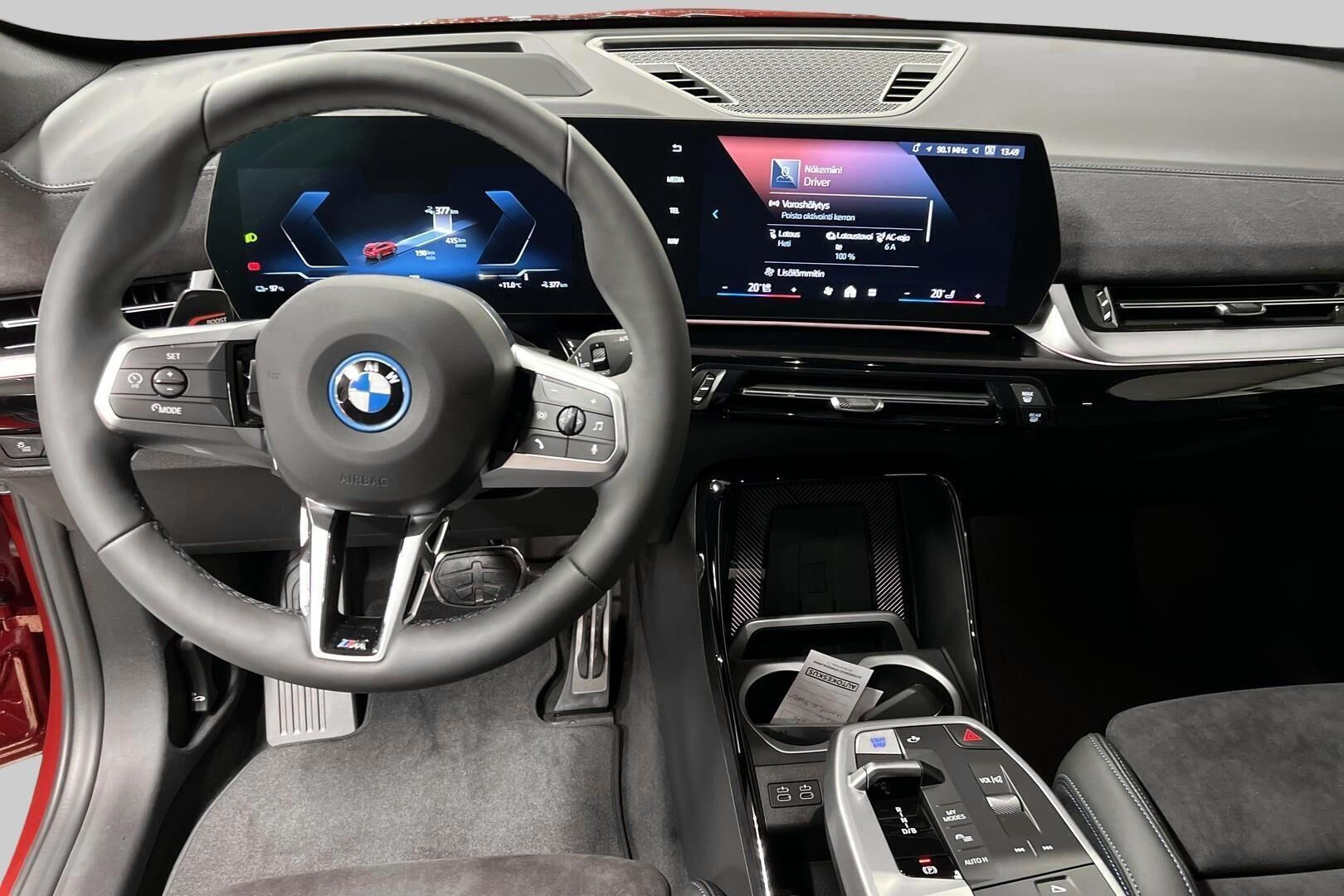 BMW iX1 iso kuva 8