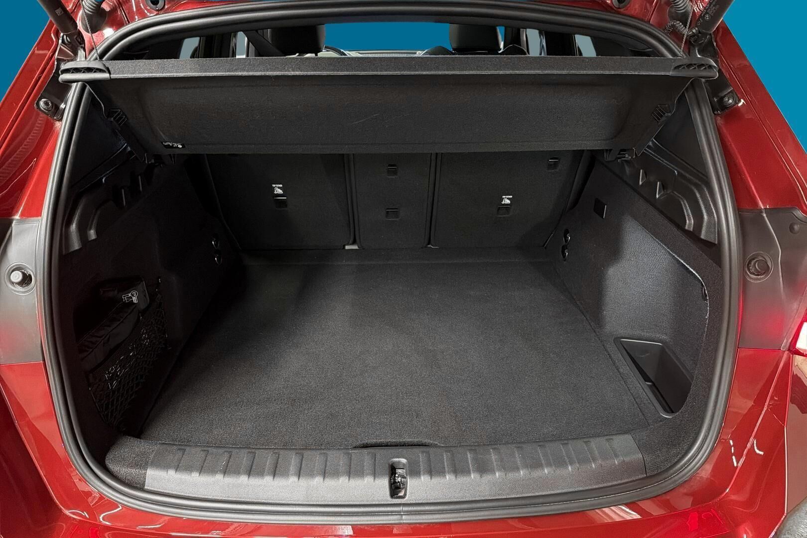 BMW iX1 iso kuva 11