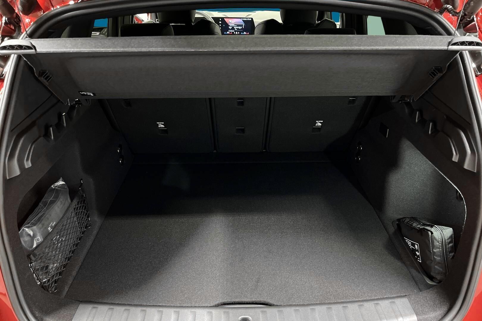 BMW iX1 iso kuva 20