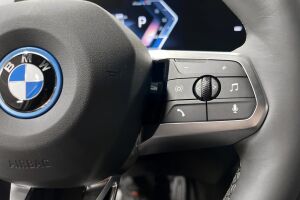 BMW iX1 esikatselu 14
