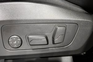 BMW iX1 esikatselu 16
