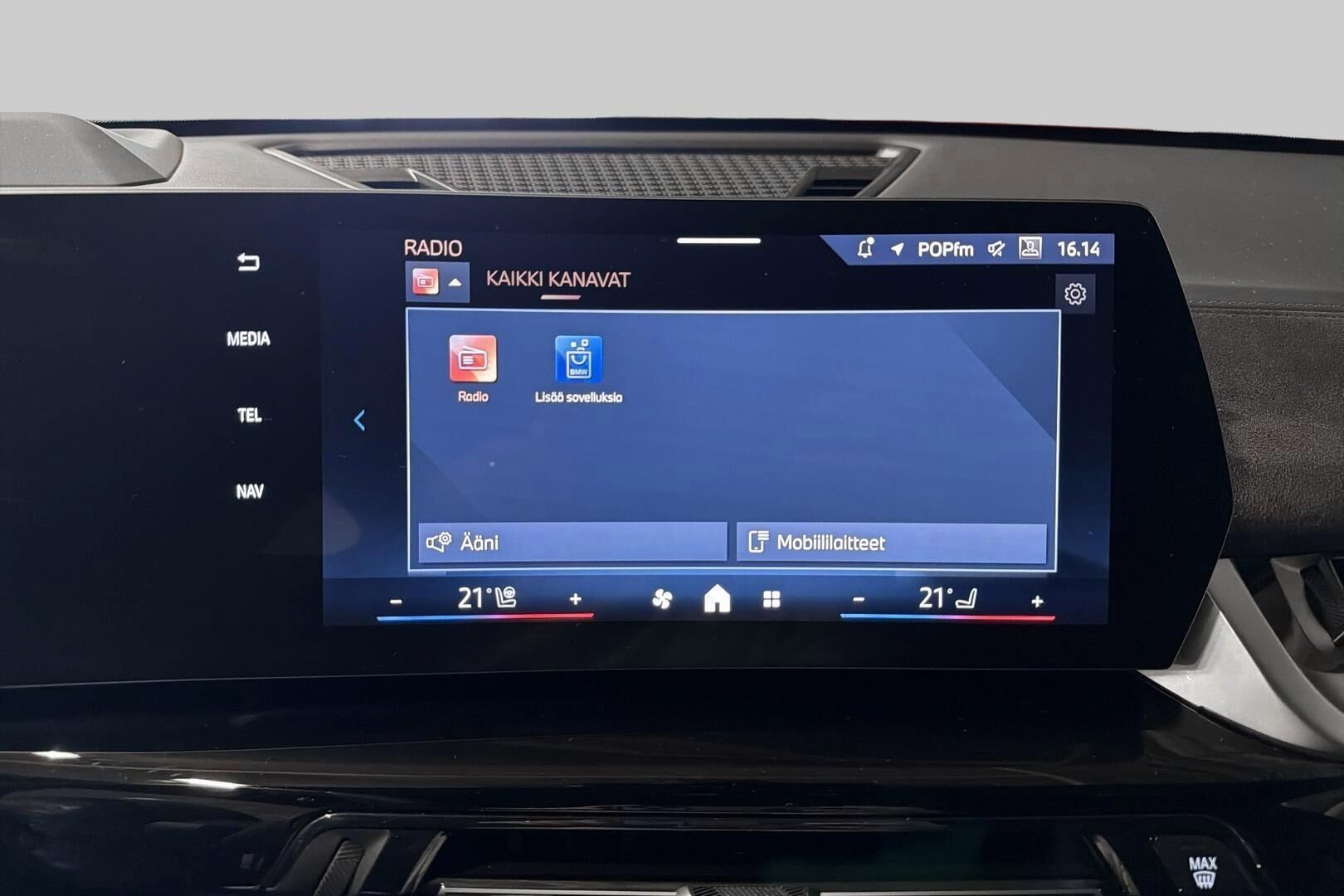 BMW iX1 iso kuva 26