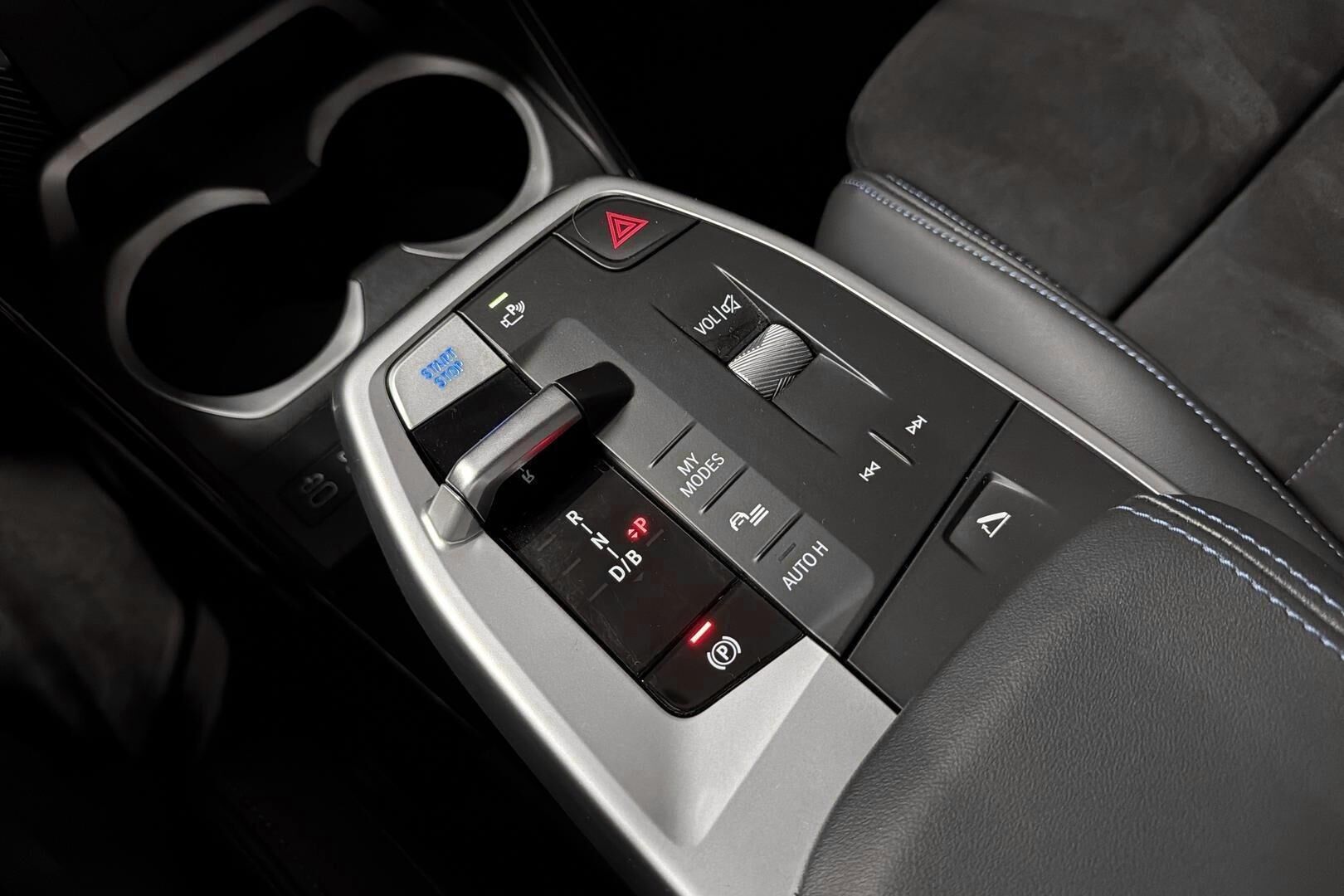 BMW iX1 iso kuva 37