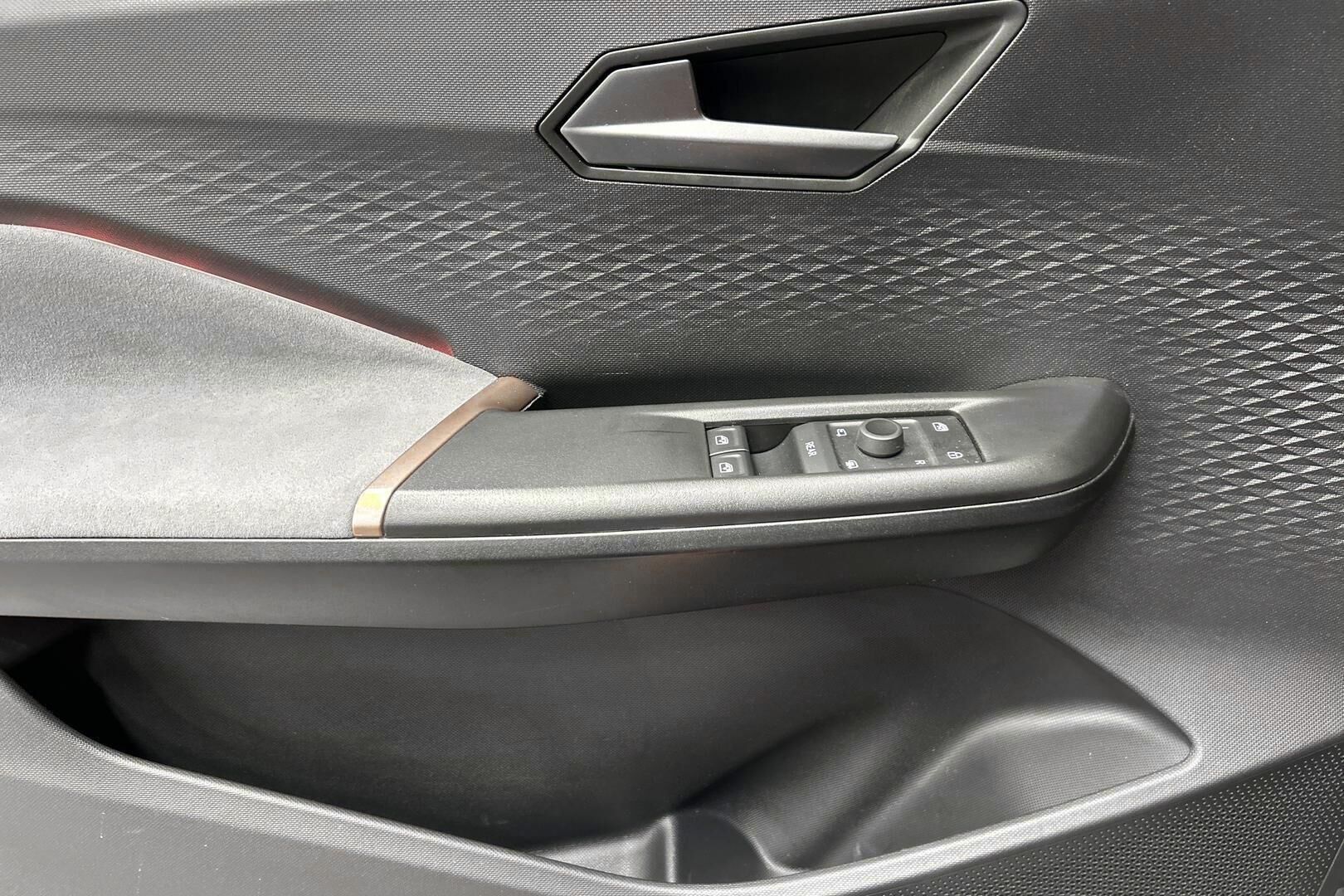 CUPRA Born iso kuva 20