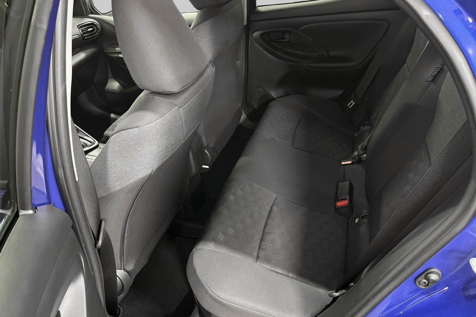 Toyota Yaris iso kuva 9
