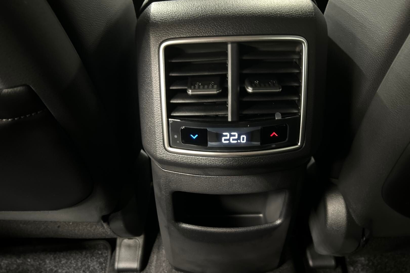 Kia Sportage iso kuva 18