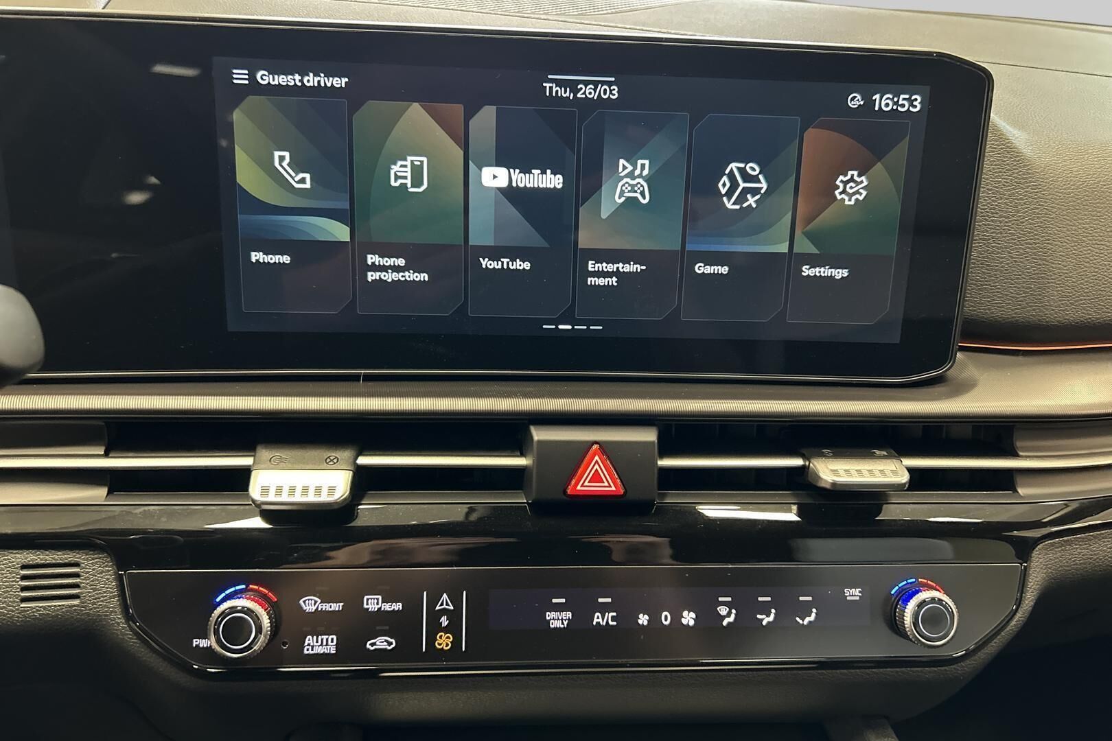 KIA Sportage iso kuva 24