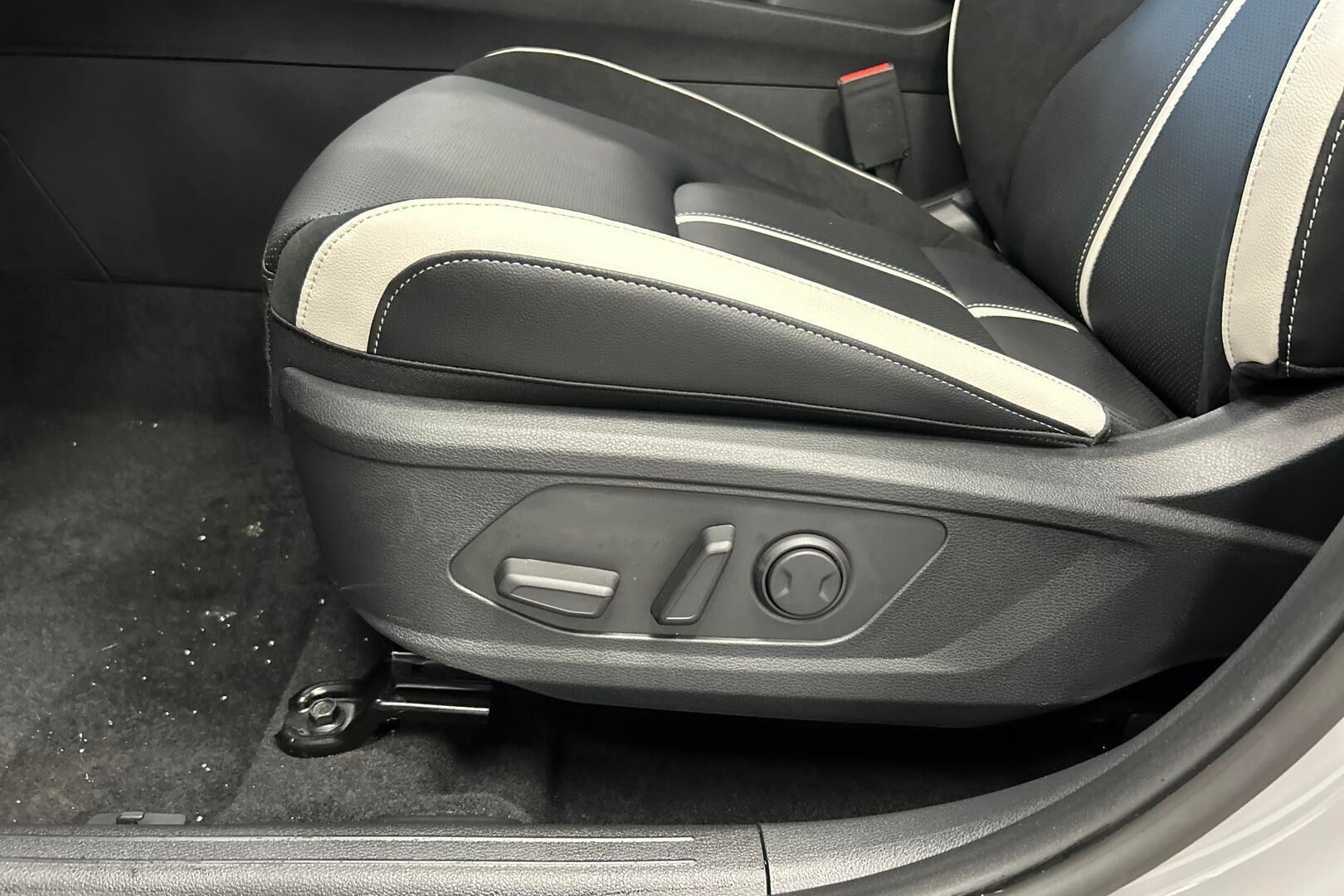 KIA Sportage iso kuva 12