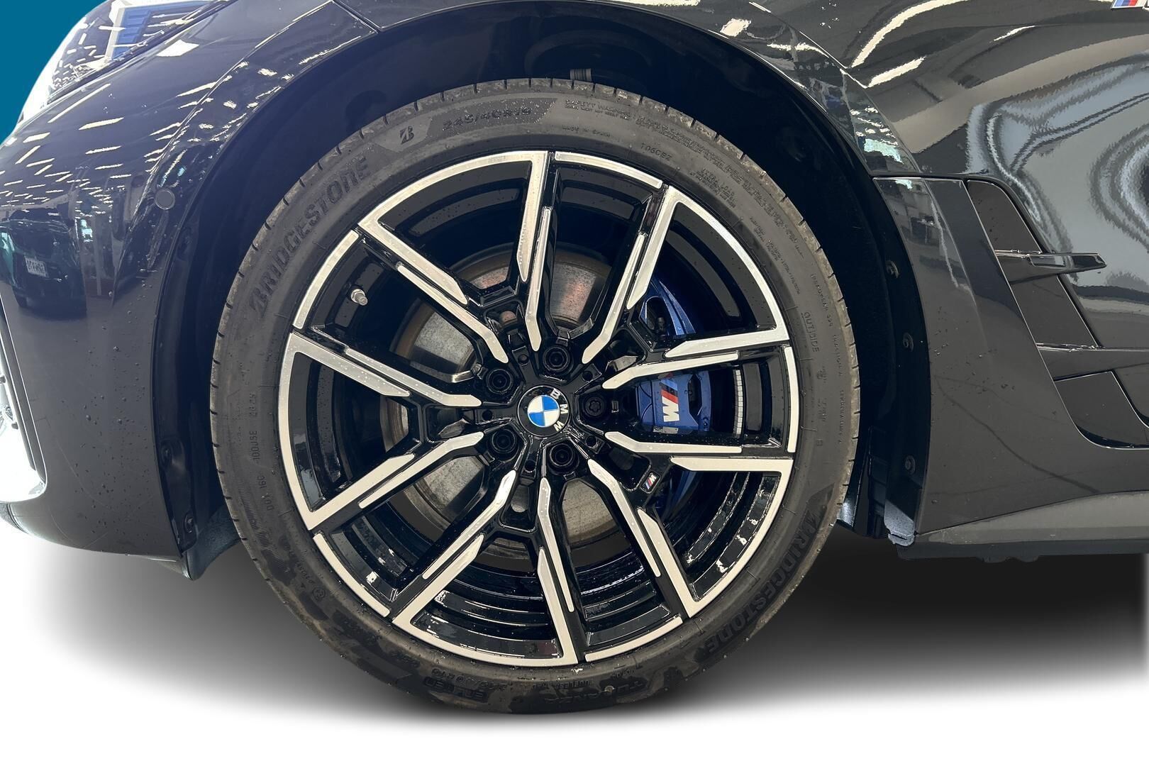 BMW i4 M60 iso kuva 12