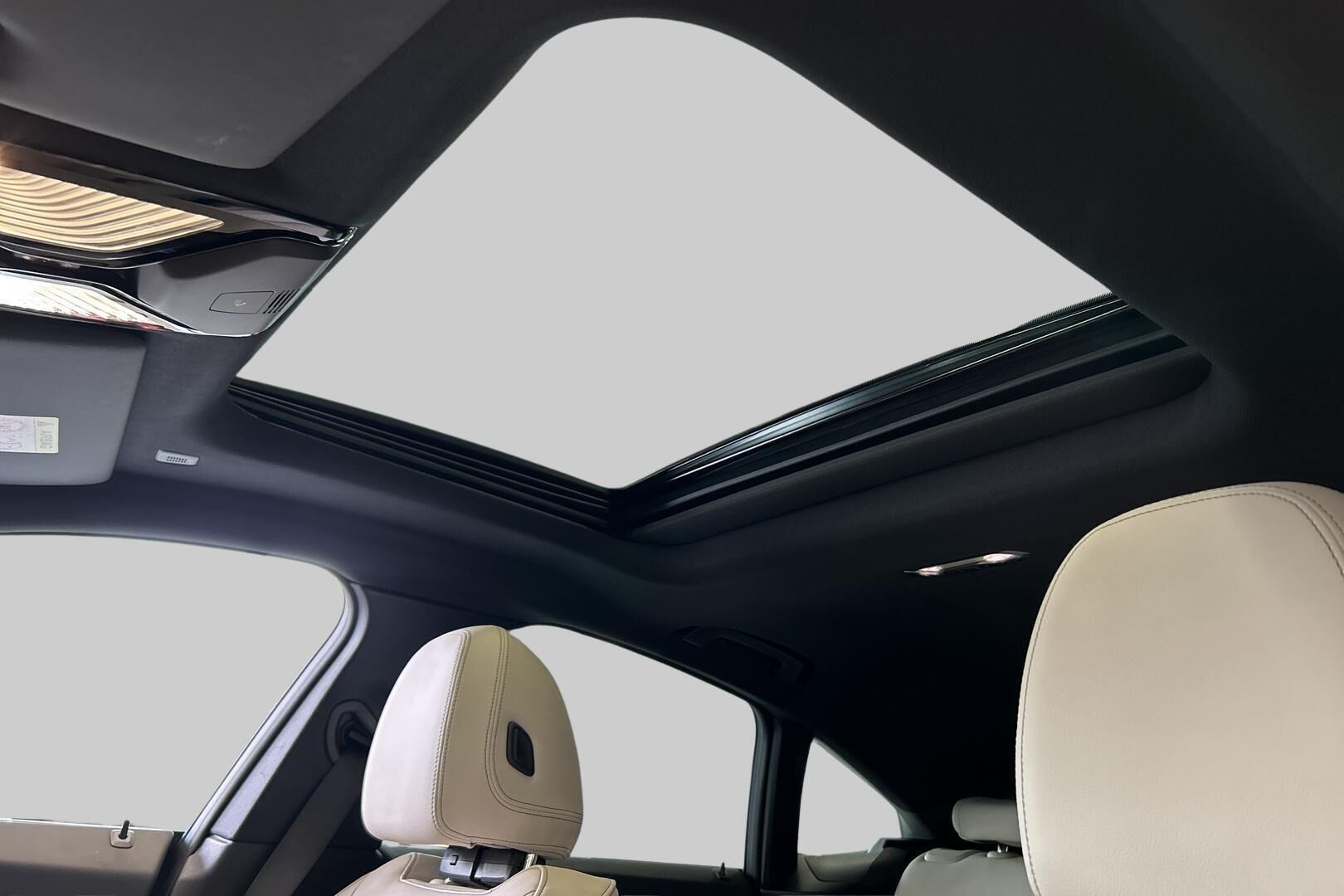BMW i4 M60 iso kuva 21