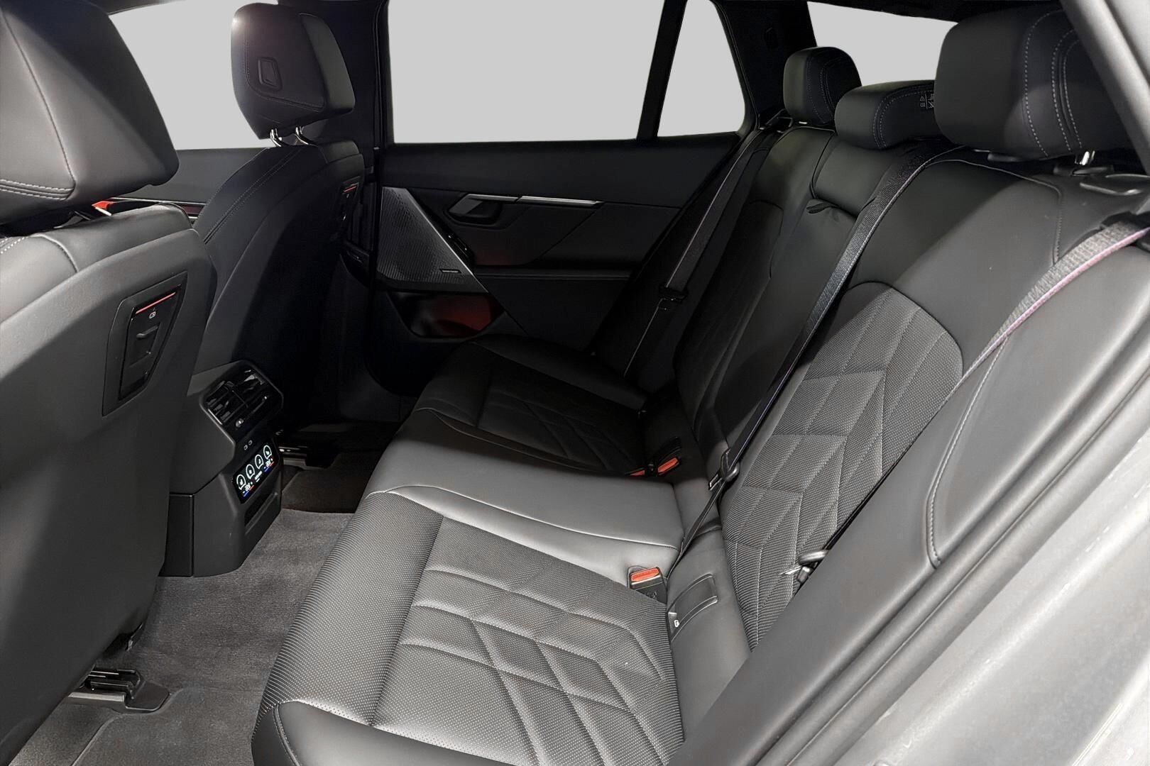 BMW I5 iso kuva 9