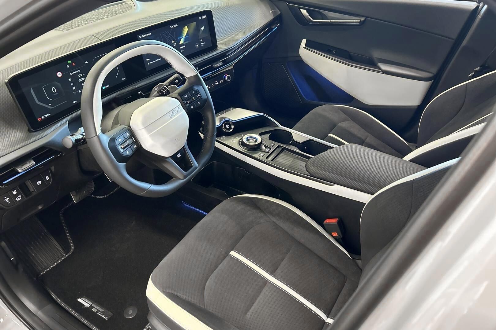 KIA EV6 iso kuva 8