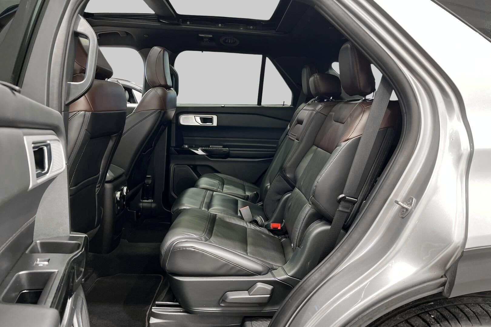 FORD EXPLORER iso kuva 10