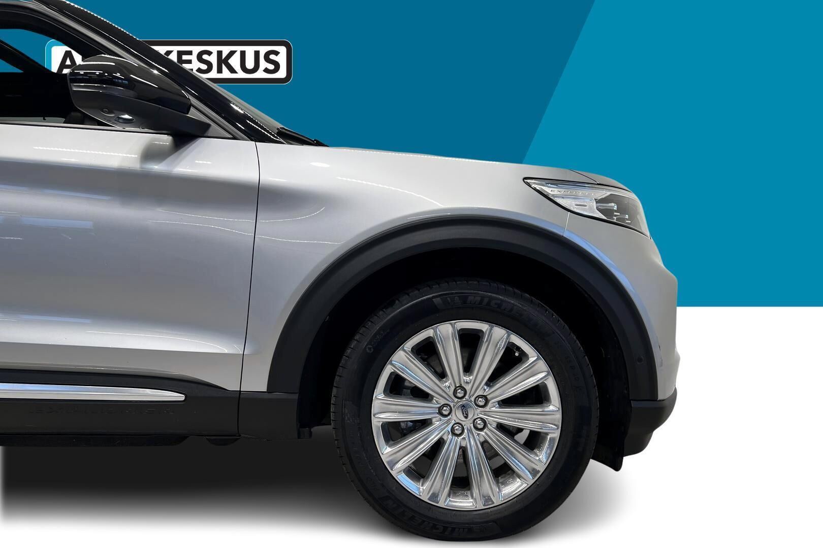 FORD EXPLORER iso kuva 13