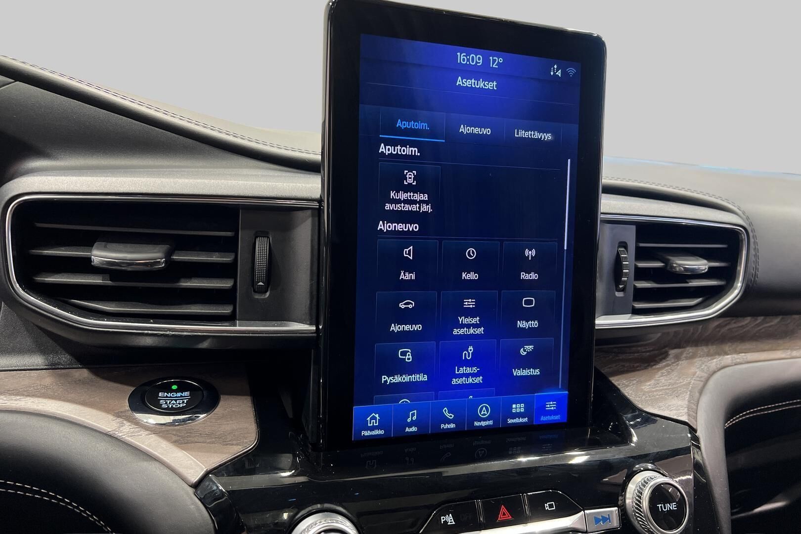 FORD EXPLORER iso kuva 19