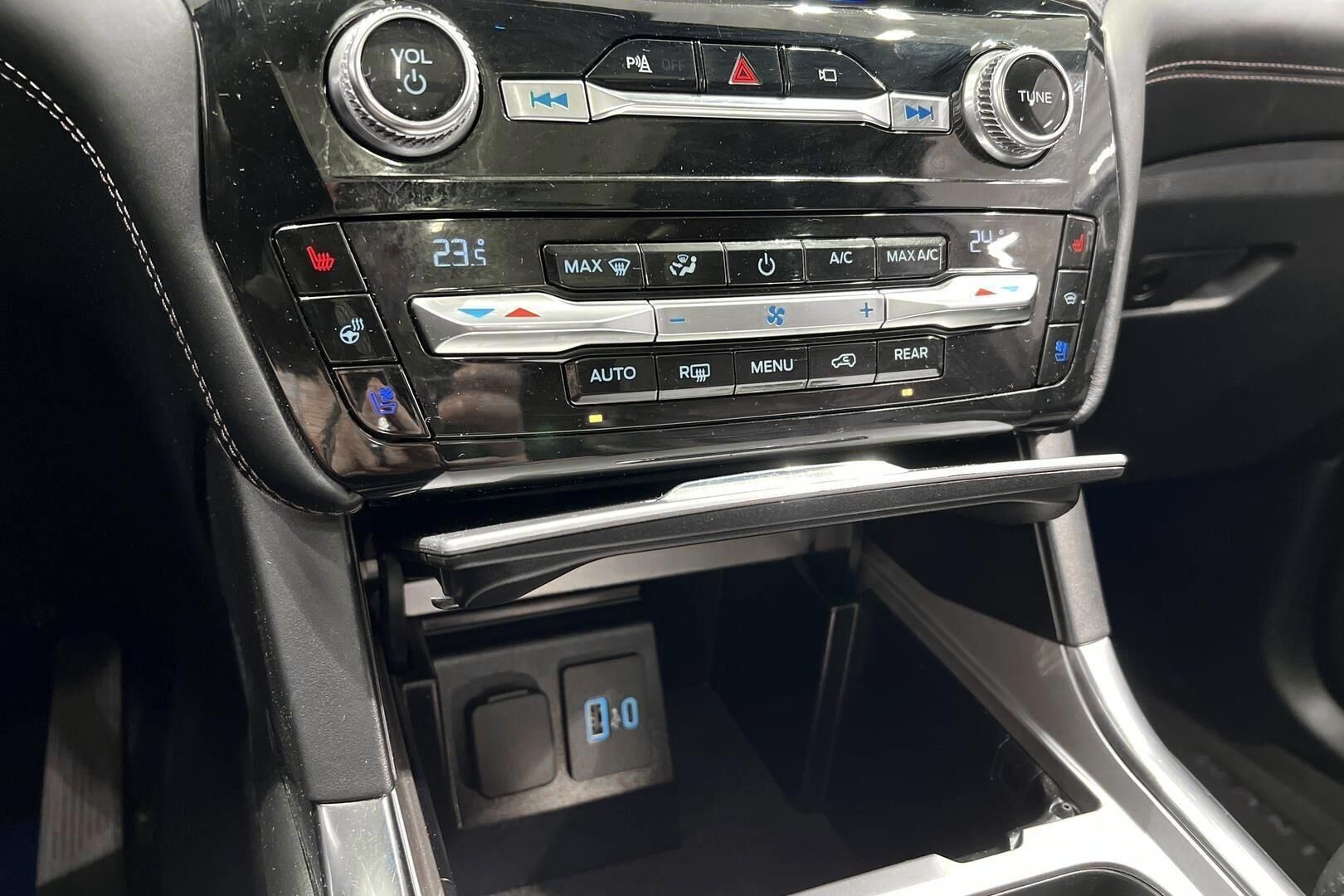 FORD EXPLORER iso kuva 27