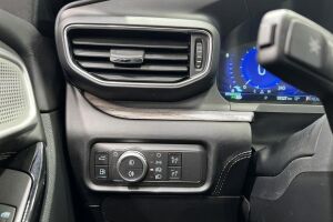 FORD EXPLORER esikatselu 34