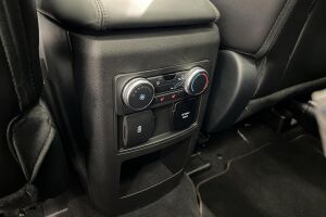 FORD EXPLORER esikatselu 36