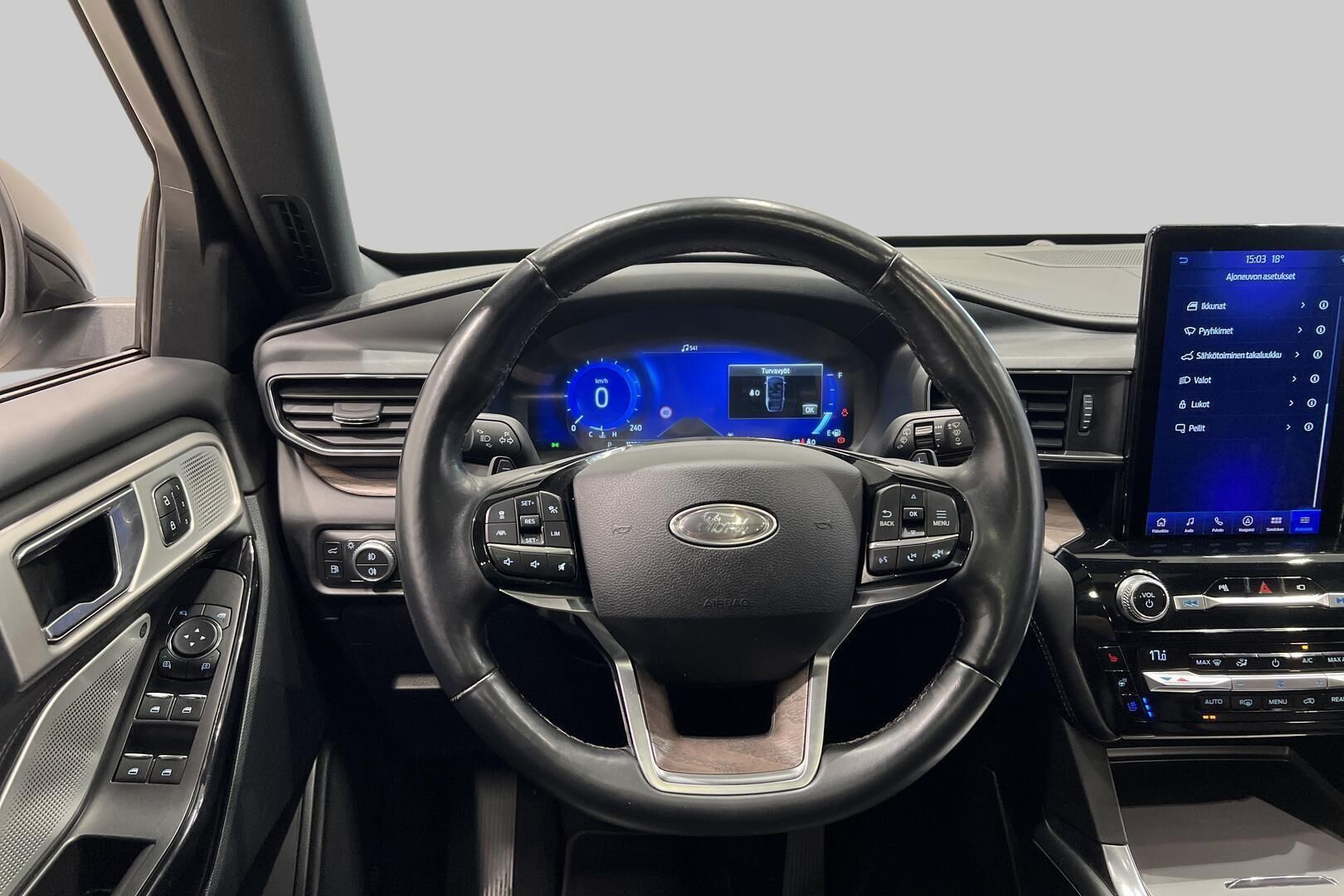 FORD EXPLORER iso kuva 38