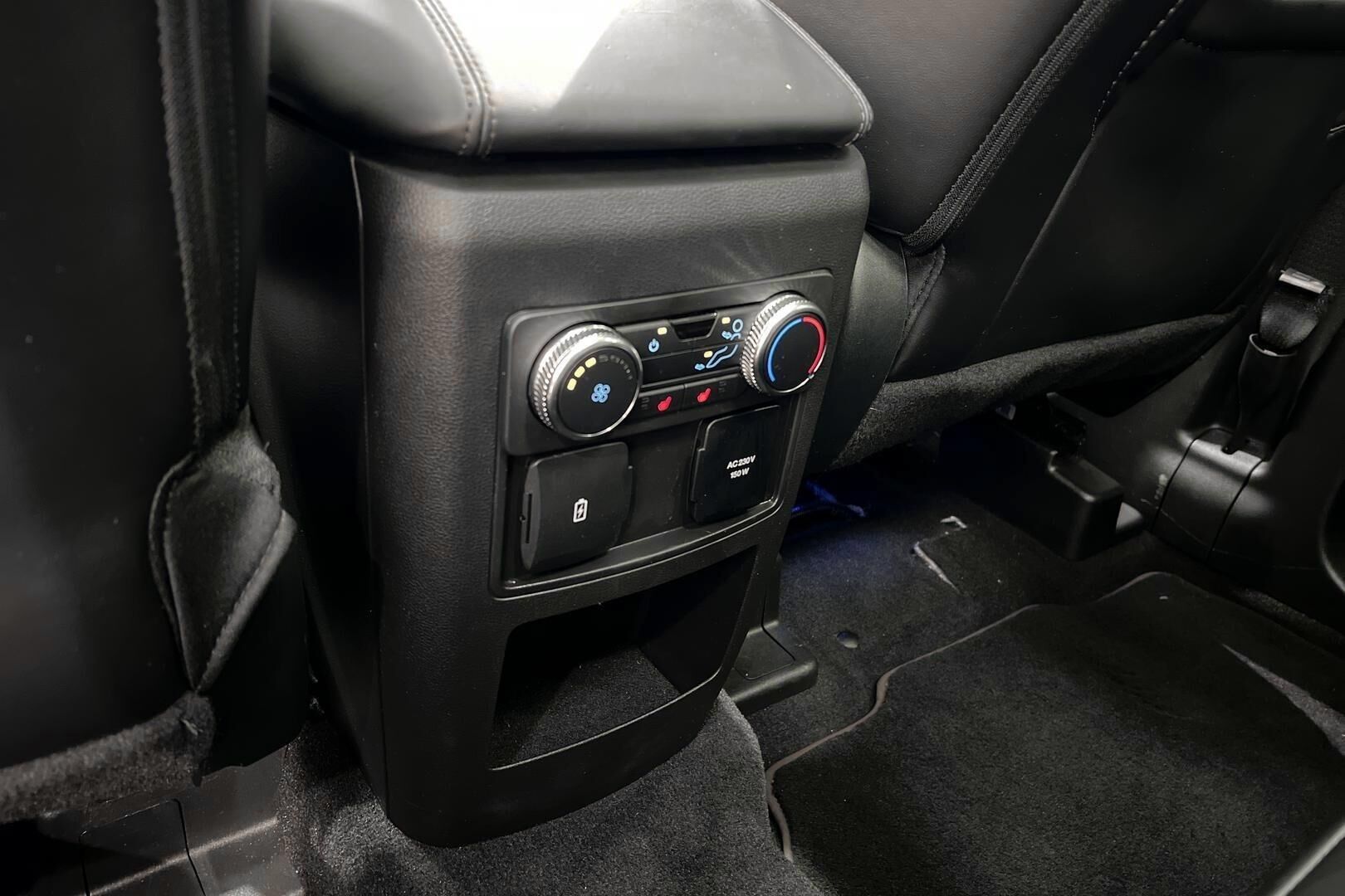 FORD EXPLORER iso kuva 39