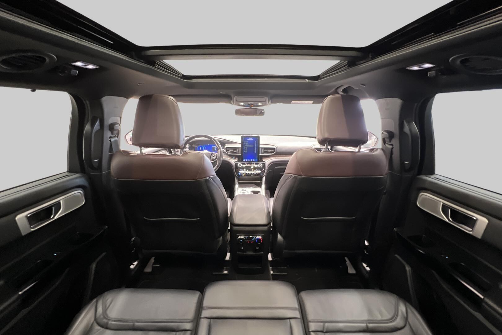 FORD EXPLORER iso kuva 43