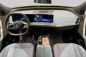 BMW IX esikatselu 10