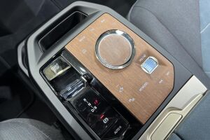 BMW IX esikatselu 24