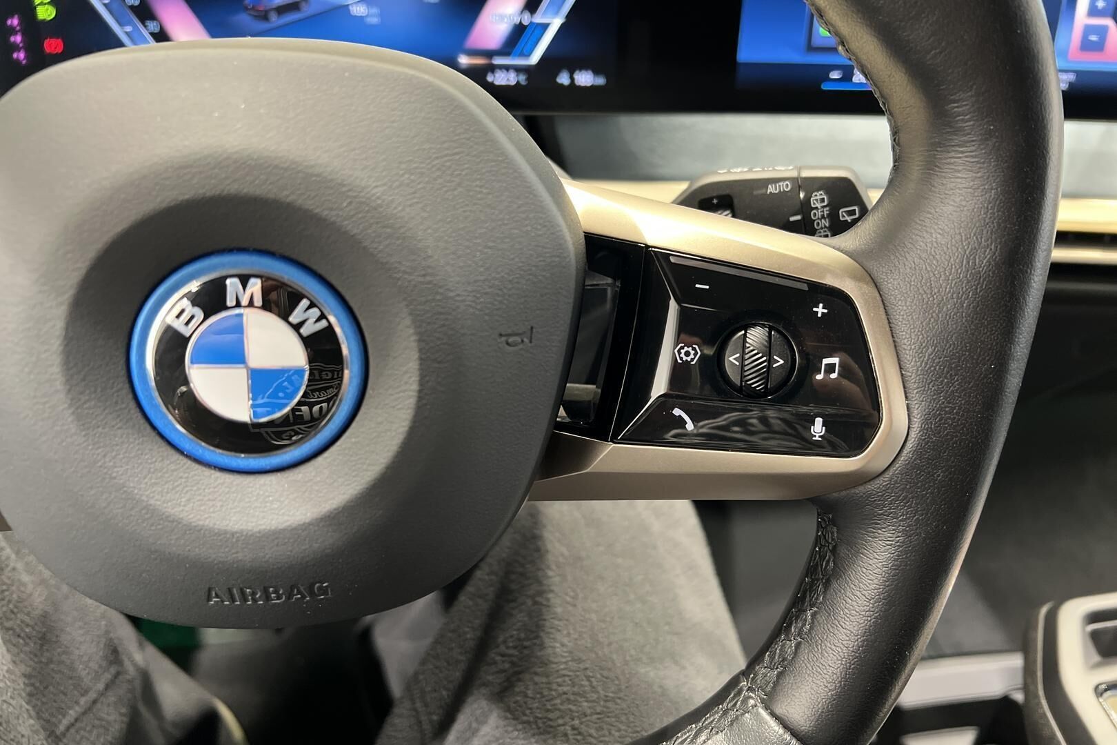 BMW IX iso kuva 27