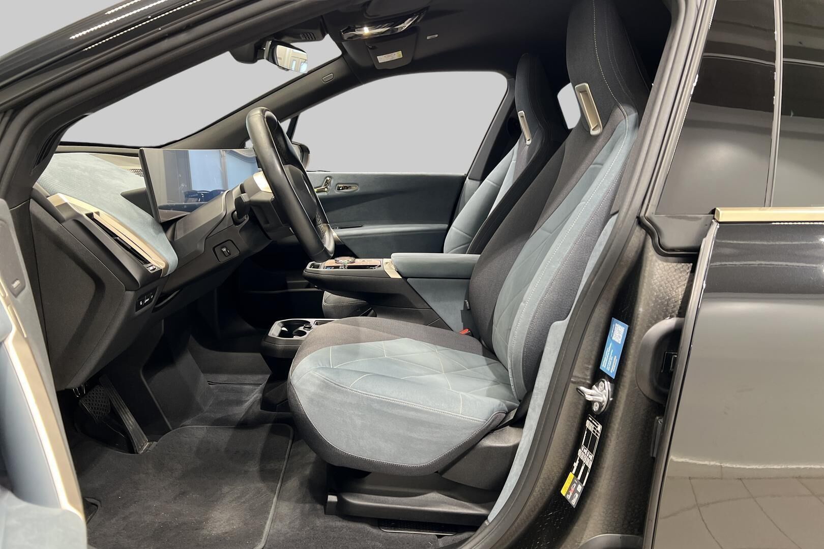 BMW IX iso kuva 8