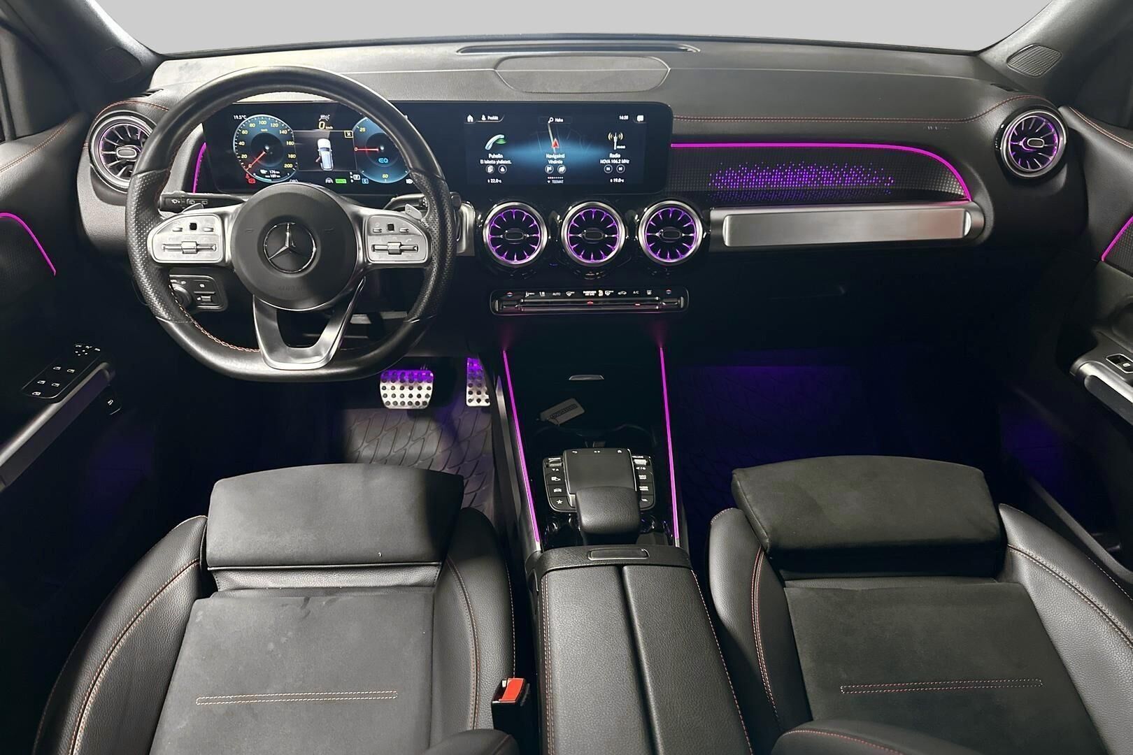 MERCEDES-BENZ EQB iso kuva 11