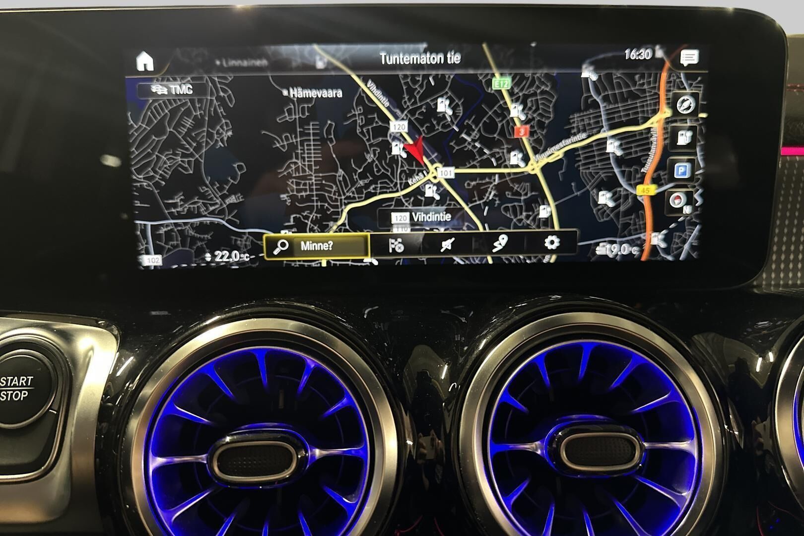 MERCEDES-BENZ EQB iso kuva 19